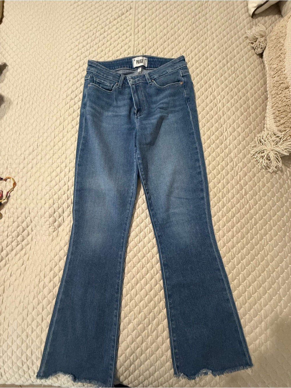 PAIGE Colette Crop Flare Jeans Size 29 Raw Hem Excellent jeans